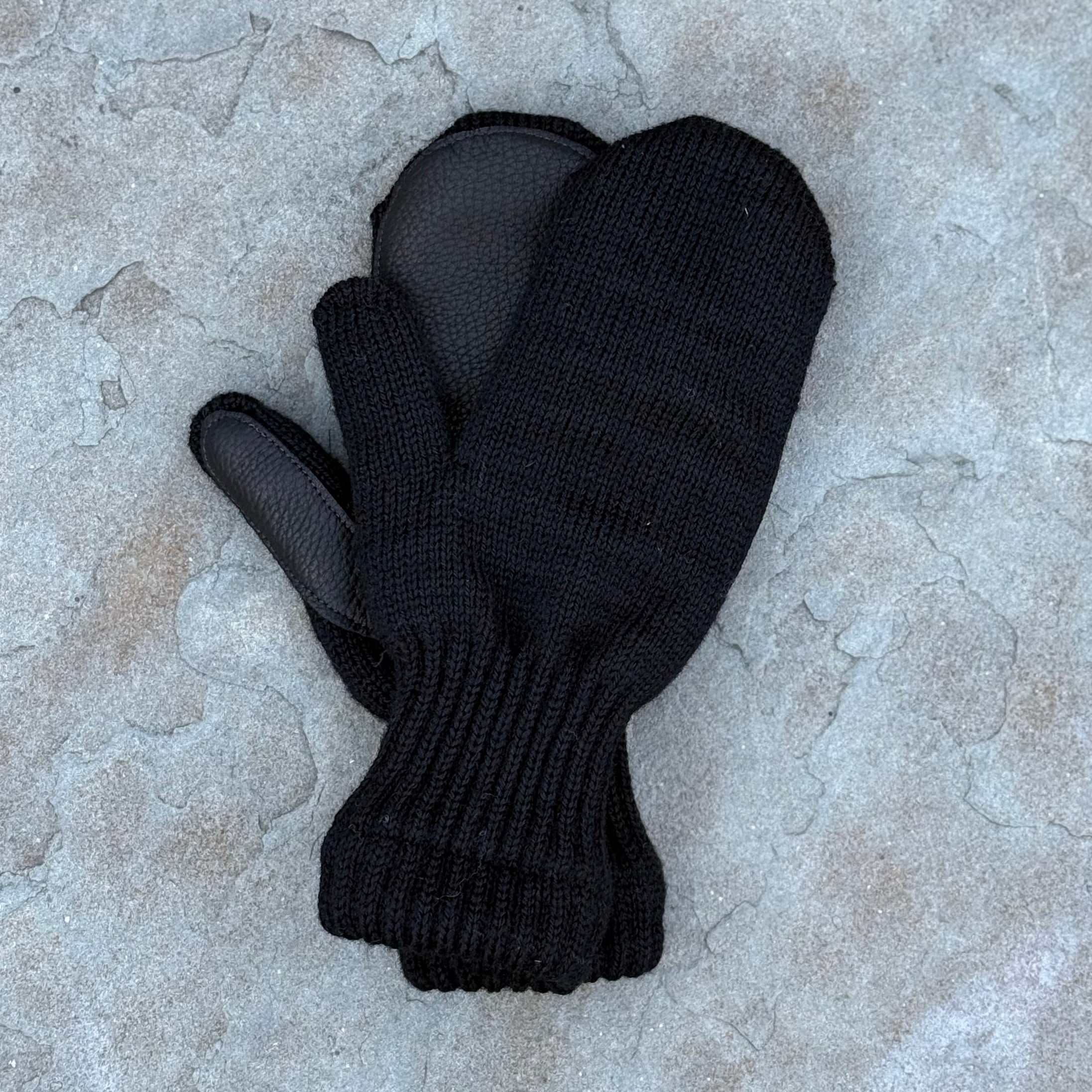 Mitten w/Deer Skin - Black w/Black