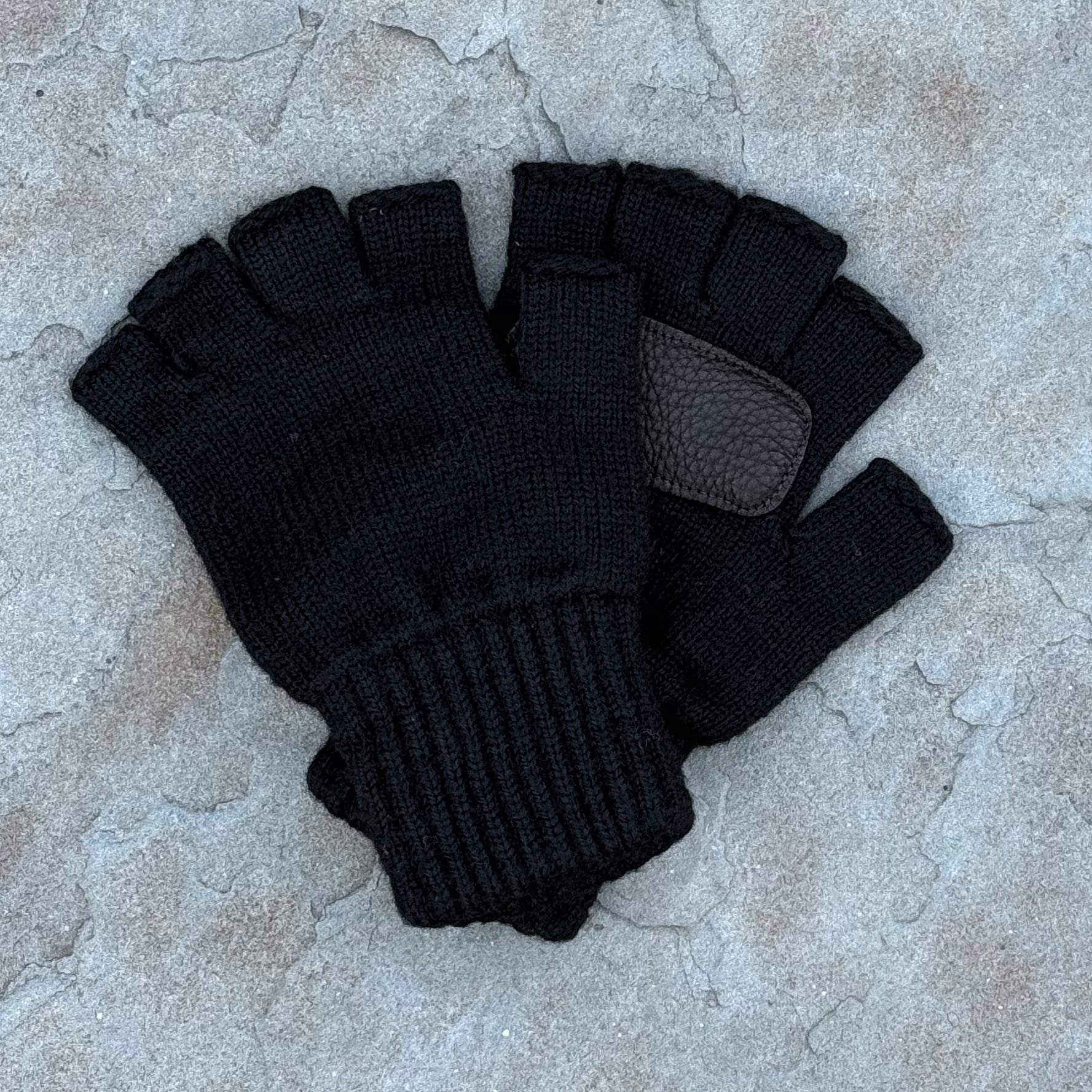 Fingerless Glove w/ Deer Skin - Black w/Black