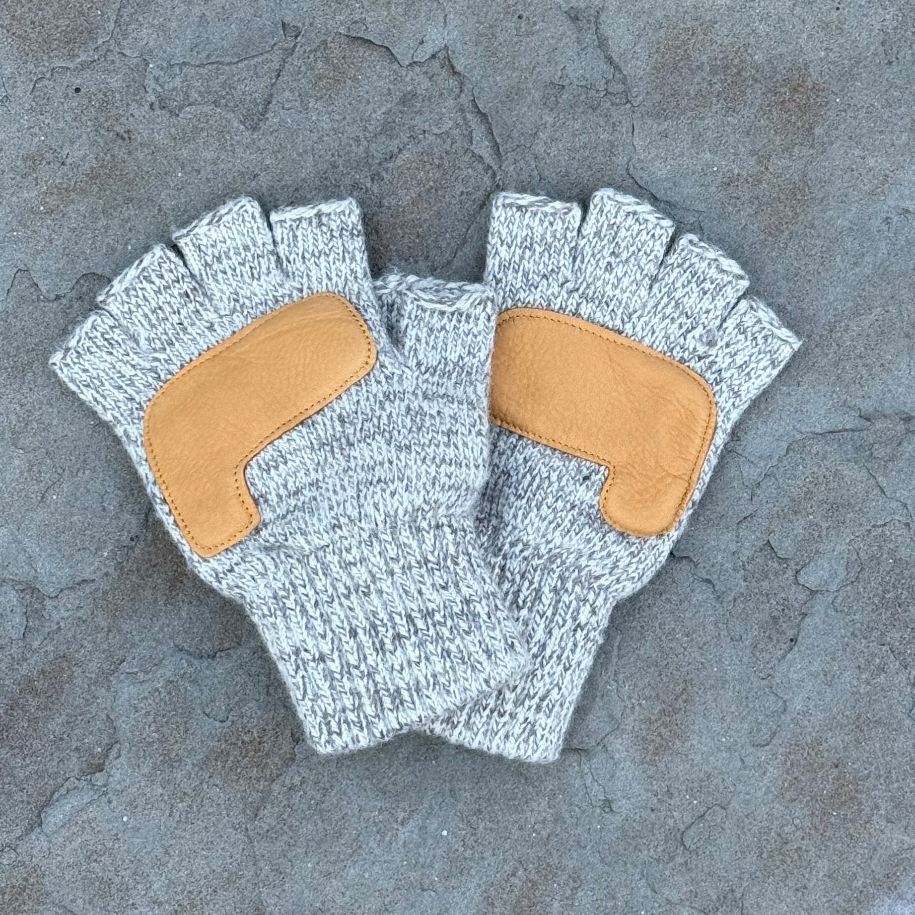 Fingerless Glove w/ Deer Skin - Oatmeal w/Natural