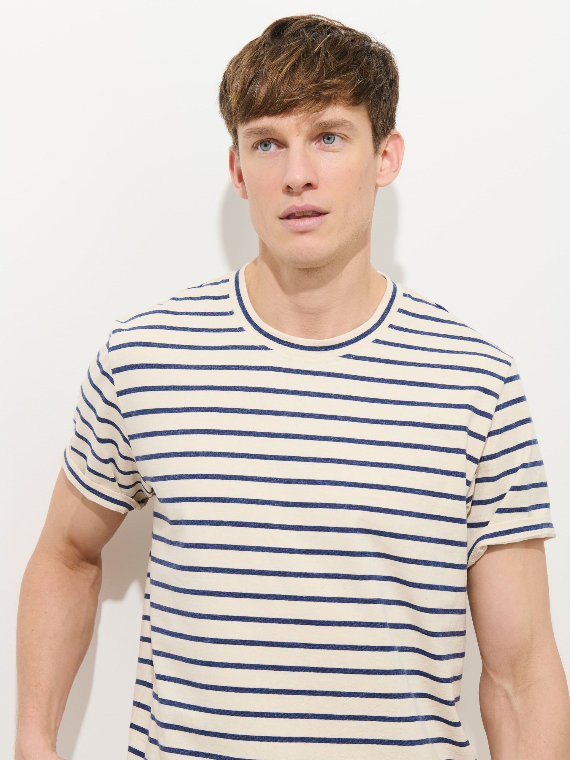 Standard Striped Tee In Cotton - Ivory/Navy