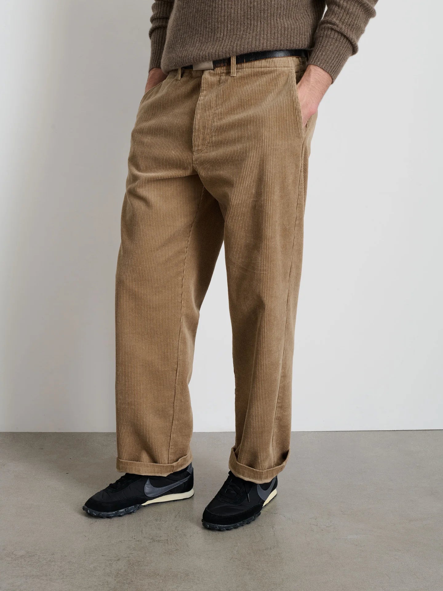 Straight Leg Pant in Corduroy - Khaki