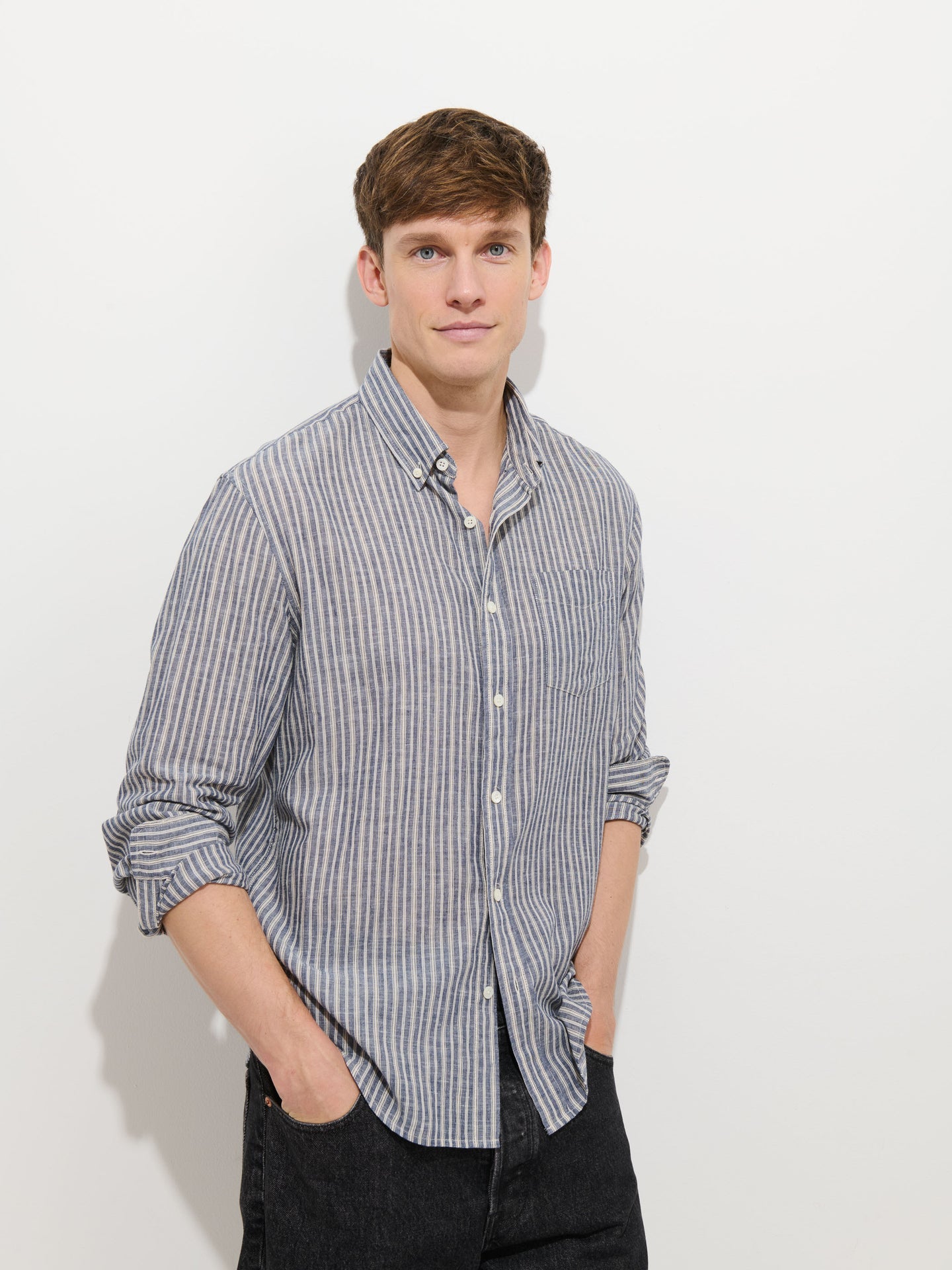 Mill Shirt in Striped Chambray - Blue / White