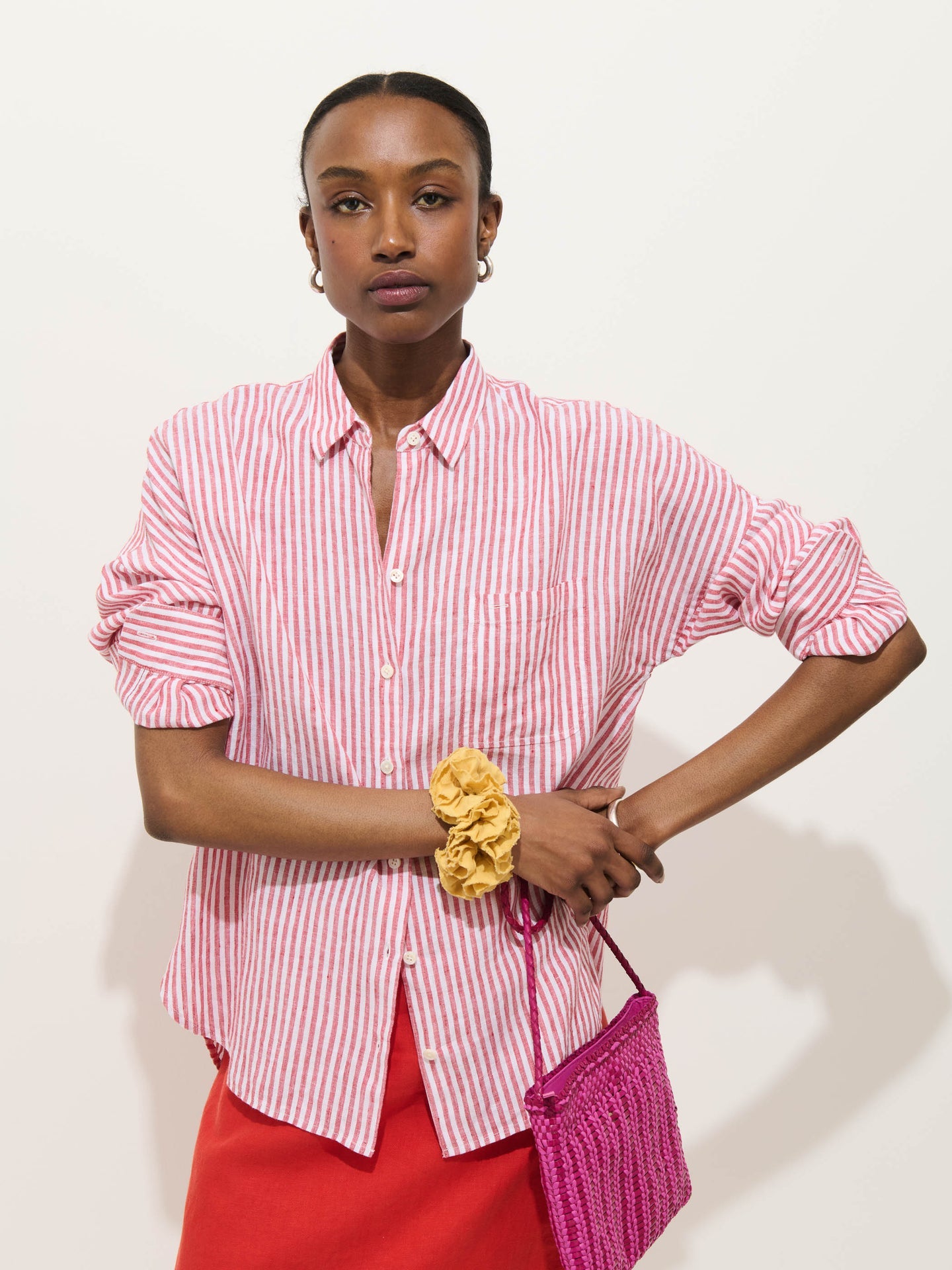Jo Striped Shirt in Linen - Chili / Ivory