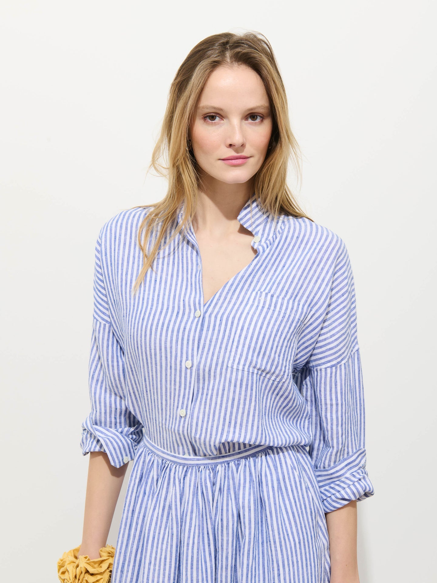 Jo Shirt Striped Shirt in Linen - Ocean / Ivory