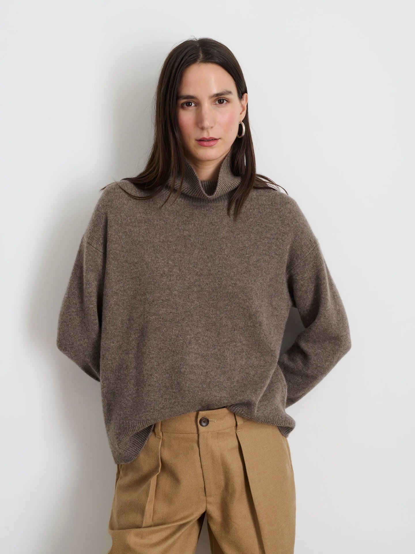 Cecile Turtleneck Sweater in Cashmere - Barley