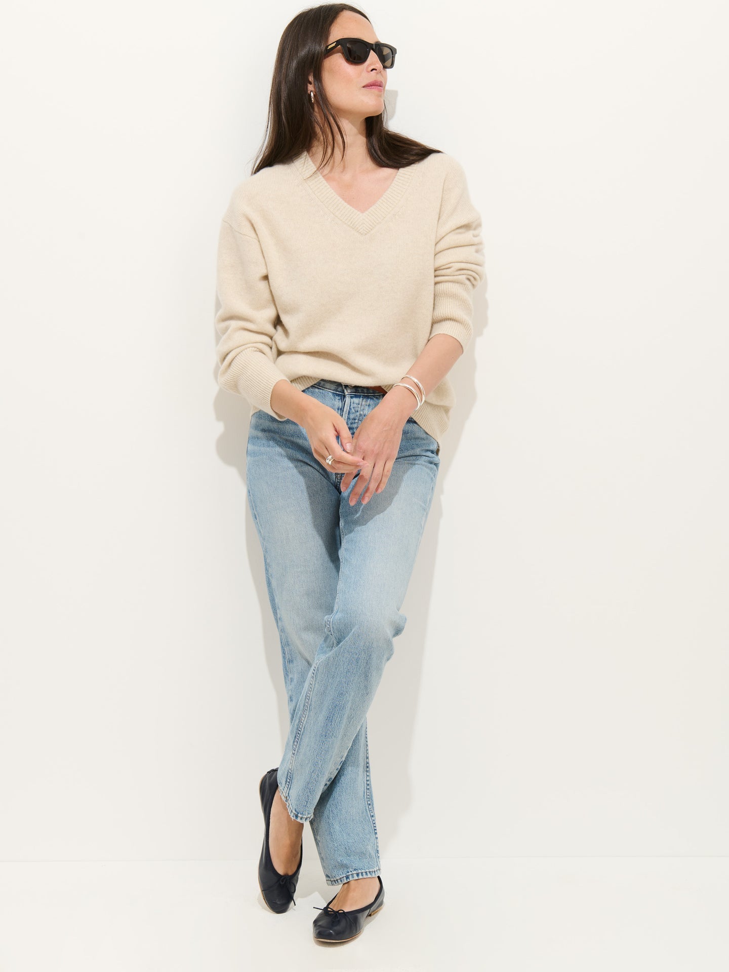 Rowan V-Neck Sweater in Cashmere - Heather Ecru