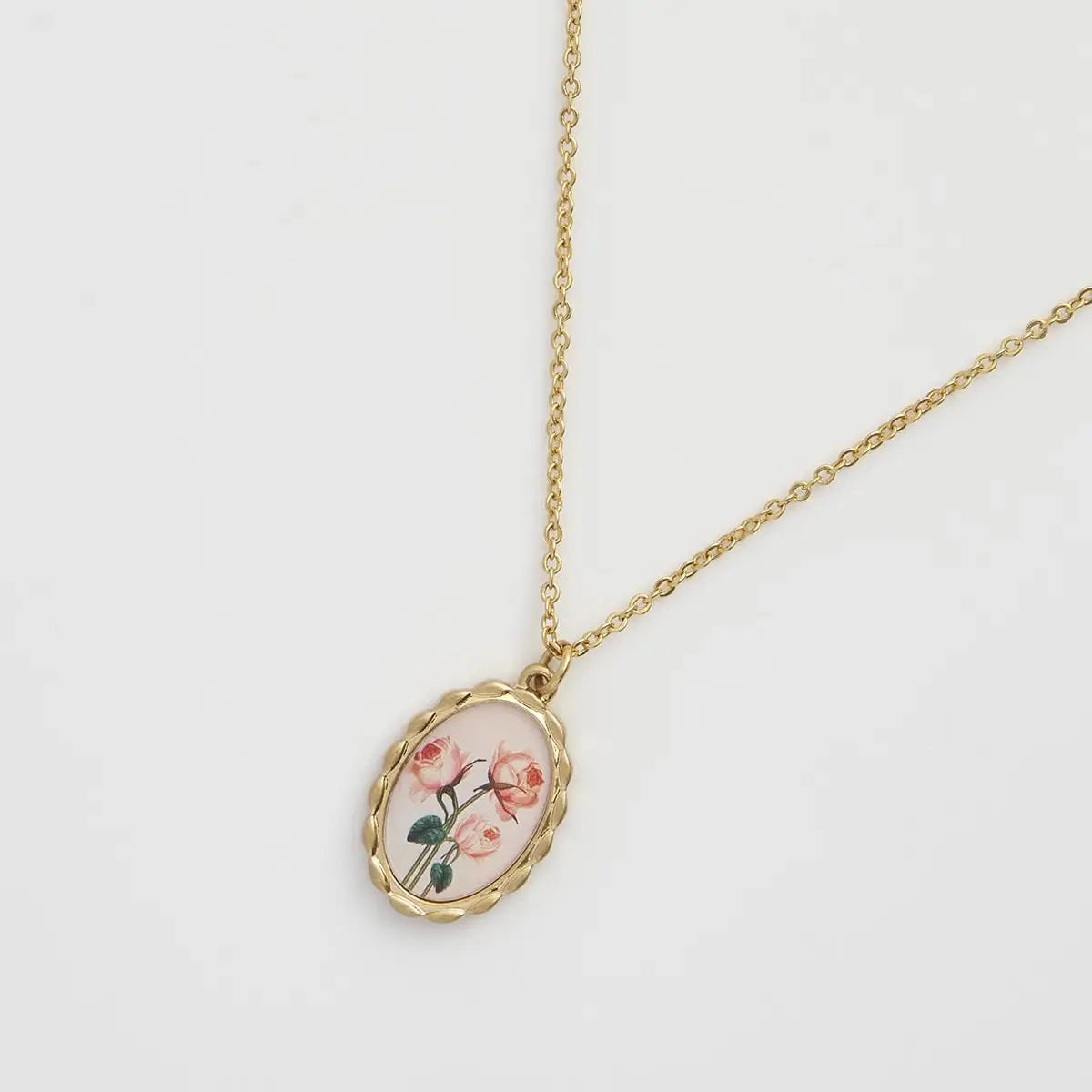 Fable Framed Roses Necklace