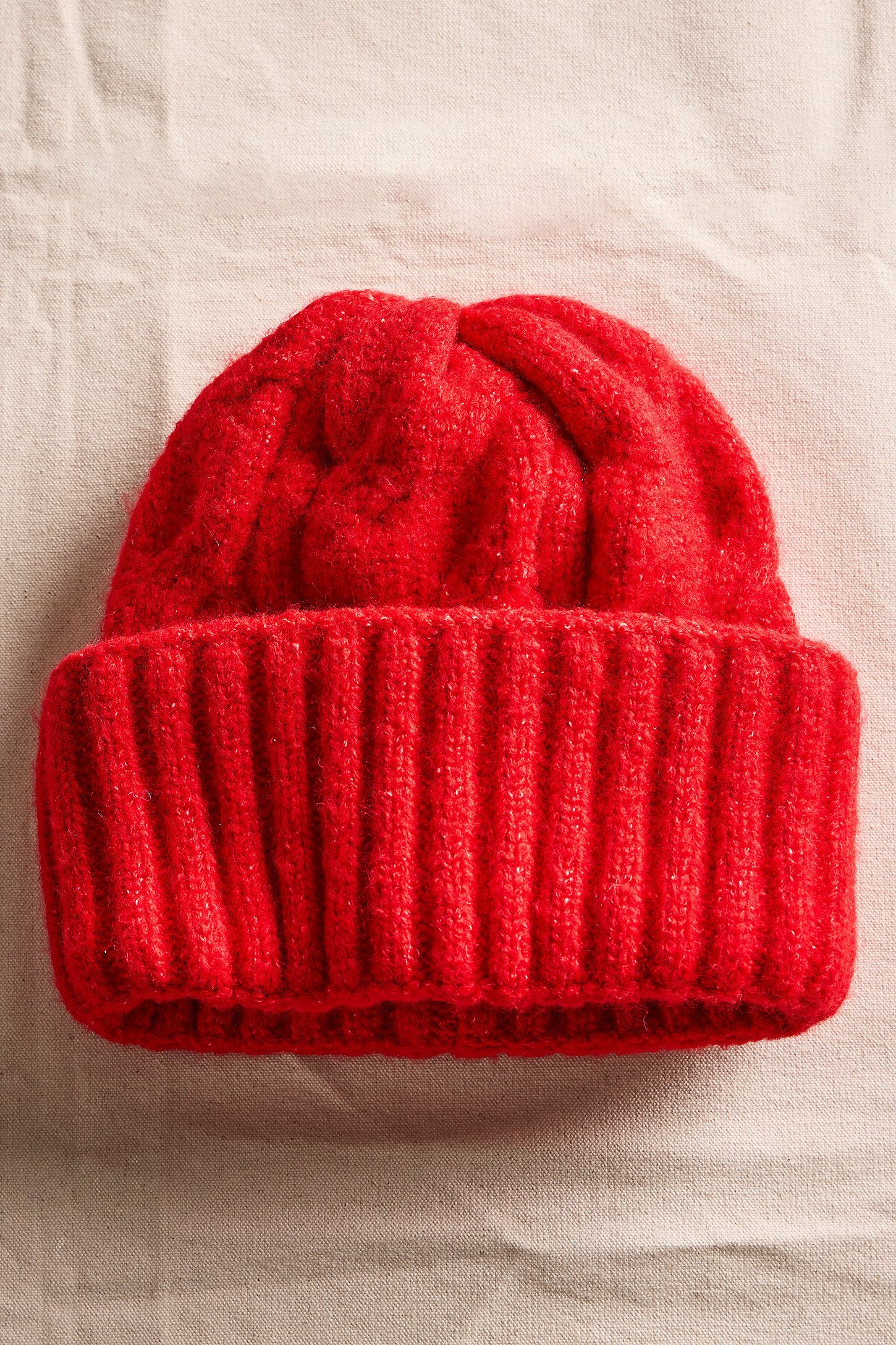 Coast Line Beanie in Bright Red
