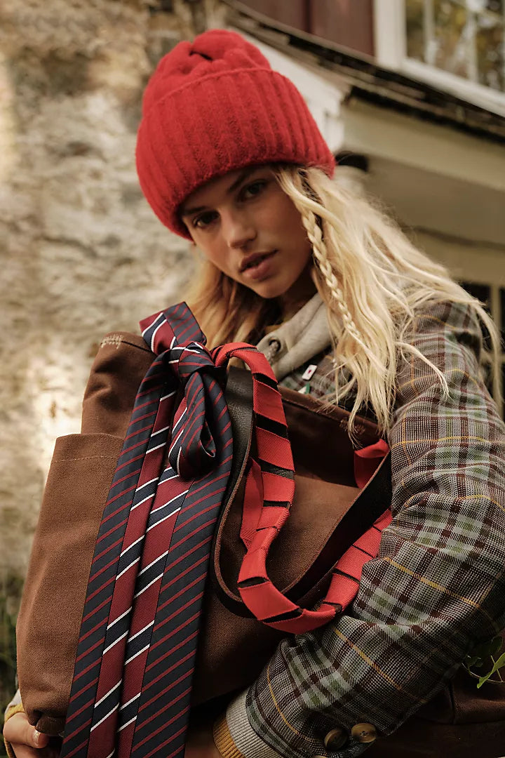 Coast Line Beanie in Bright Red