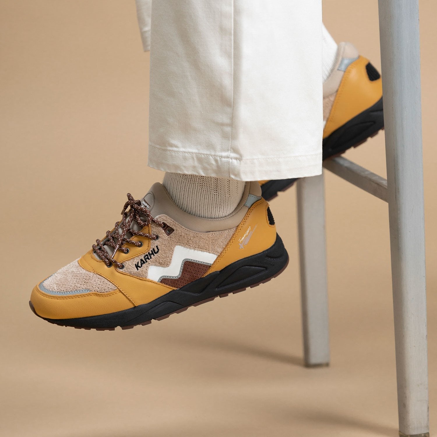 Aria 95 - Oak Buff/White